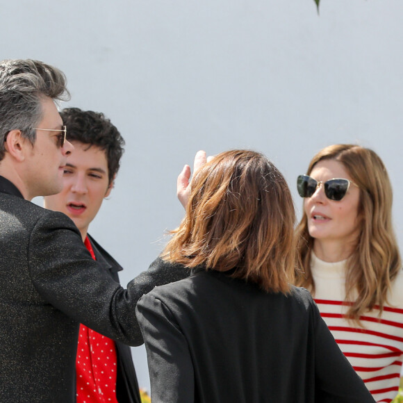 Chiara Mastroianni et Benjamin Biolay sur la Croisette lors du 72e Festival International du Film de Cannes, le 20 mai 2019.