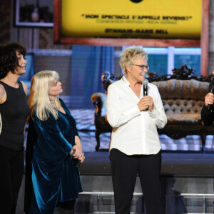 Exclusif - Isabelle Nanty, Muriel Robin, Isabelle Mergault, Pierre Palmade et Nikos Aliagas - Surprises - Enregistrement de l'émission "La Chanson secrète 5", qui sera diffusée le 11 janvier 2020 sur TF1, à Paris. Le 17 décembre 2019 © Gaffiot-Perusseau / Bestimage