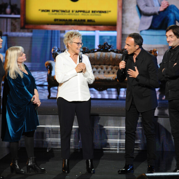 Exclusif - Isabelle Nanty, Muriel Robin, Isabelle Mergault, Pierre Palmade et Nikos Aliagas - Surprises - Enregistrement de l'émission "La Chanson secrète 5", qui sera diffusée le 11 janvier 2020 sur TF1, à Paris. Le 17 décembre 2019 © Gaffiot-Perusseau / Bestimage