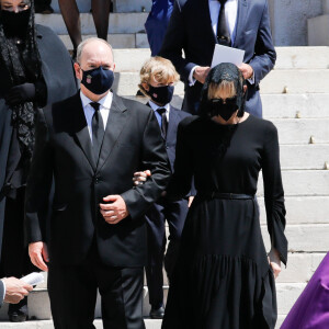 Le prince Albert II de Monaco, la princesse Charlène de Monaco, Melchior de Massy - Obsèques de la baronne Elizabeth-Ann de Massy (Elisabeth Anne), cousine du prince Albert II en la cathédrale Notre-Dame-Immaculée de Monaco le 17 juin 2020. © Claudia Albuquerque / Bestimage