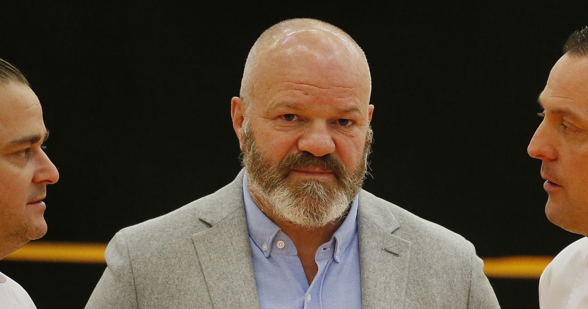 Exclusif - Le chef Philippe Etchebest fait le tour du salon Exp'Hotel à Bordeaux le 20 novembre ...