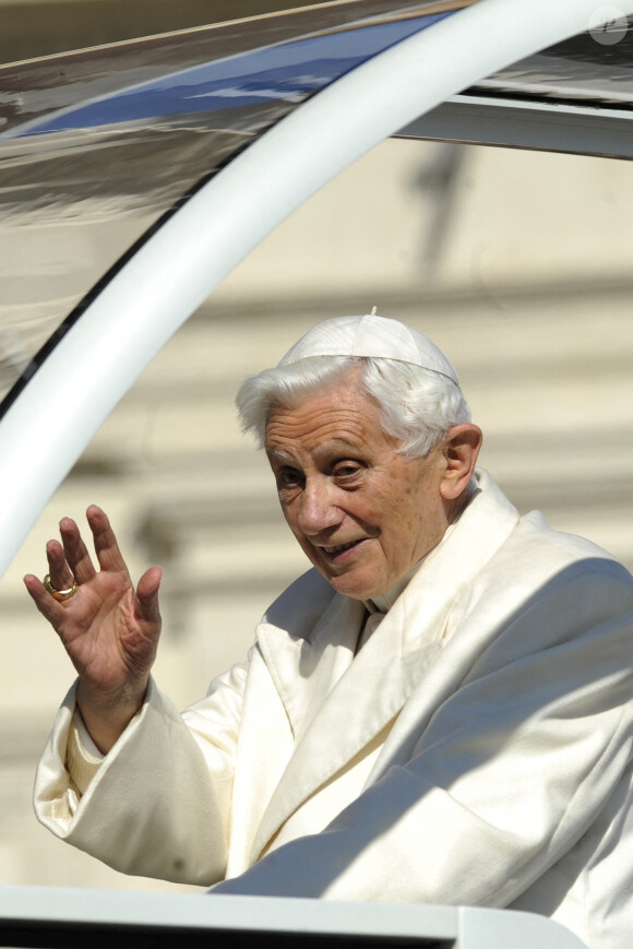 Le Pape Benoit XVI fait ses adieux a la veille de sa demission Rome, le 27 fevrier 2013.