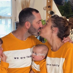 Tiffany, Justin de "Mariés au premier regard" et leurs filles Romy et Zélie - adorable photo Instagram du 5 juin 2020