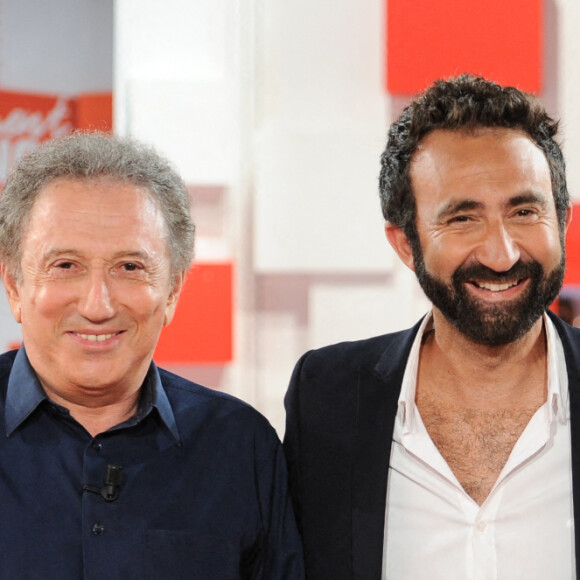 Exclusif - Michel Drucker, Mathieu Madénian et Emmanuel Chaunu - Enregistrement de l'émission "Vivement Dimanche prochain" présentée par M.Drucker et diffusée le 12 juillet 2020 sur France 2. Le 1er juillet 2020 © Guillaume Gaffiot / Bestimage