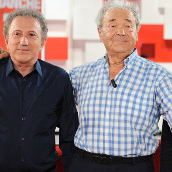 Exclusif - Michel Drucker, Pierre Perret et Emmanuel Chaunu - Enregistrement de l'émission "Vivement Dimanche" présentée par M.Drucker et diffusée le 12 juillet 2020 sur France 2. Le 1er juillet 2020 © Guillaume Gaffiot / Bestimage