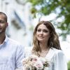 Caroline Receveur et son frère - Caroline Receveur et Hugo Philip arrivent à la Mairie du 16ème arrondissement à Paris pour leur mariage, le 11 juillet 2020.