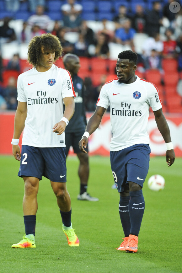 David Luiz et Serge Aurier - Match de Ligue 1 PSG-Metz - 2ème journée au Parc des Princes à Paris, le 21 août 2016. Victoire du PSG 3-0. © Pierre Perusseau/Bestimage