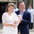 La princesse Stéphanie et le prince Guillaume de Luxembourg avec leur fils le prince Charles à la sortie de la maternité le 13 mai 2010, trois jours après la naissance du bébé. © David Niviere/ABACAPRESS.COM