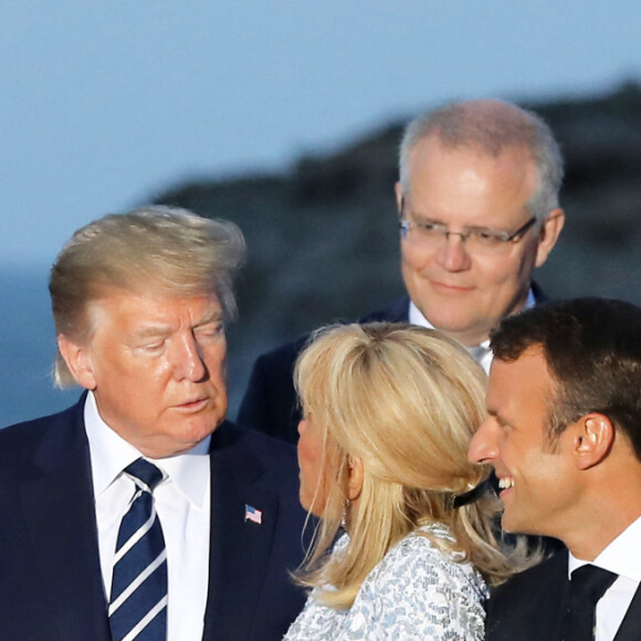 Le Premier ministre canadien, Justin Trudeau, le président américain Donald Trump avec sa femme Melania Trump, le président français Emmanuel Macron avec sa femme Brigitte Macron - Les dirigeants du G7 et leurs invités posent pour une photo de famille lors du sommet du G7 à Biarritz, France, le 25 août 2019. © Dominique Jacovides/Bestimage