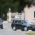 La reine Elisabeth II d'Angleterre et le prince Philip, duc d'Edimbourg, quittent le Royal Lodge Windsor Park après le mariage de la princesse Béatrice et d'Edoardo Mapelli Mozzi à Windsor le 17 juillet 2020.