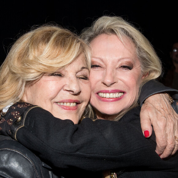 Exclusif - La chanteuse Nicoletta et Véronique Sanson - People lors du concert de Véronique Sanson au Palais des Sports à Paris. Le 26 avril 2019. © Cyril Moreau / Bestimage