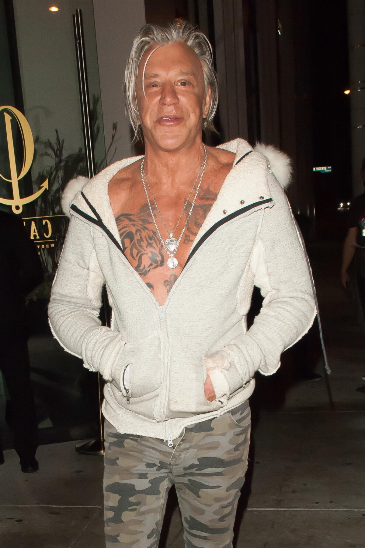 Mickey Rugue Photo : Mickey Rourke profite da la nuit au Catch à West Hollywood le ...
