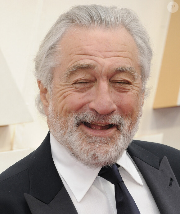 Robert De Niro lors du photocall des arrivées de la 92e cérémonie des Oscars 2020 au Hollywood and Highland à Los Angeles, Californie, Etats-Unis, le 9 février 2020.