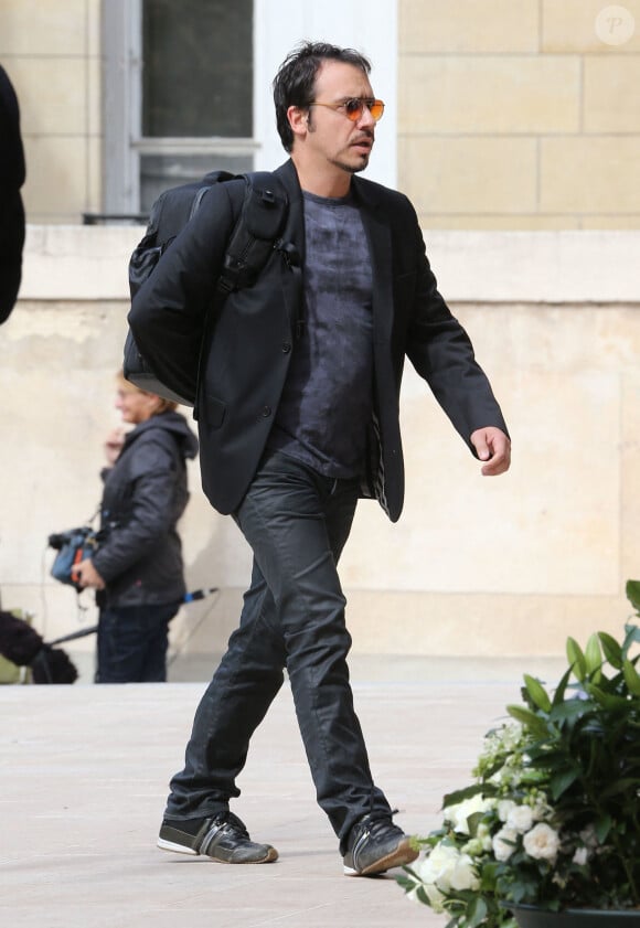 Alexandre Astier - Obsèques de Pierre Mondy en l'église Saint-Honoré d'Eylau à Paris. Le 20 septembre 2012.