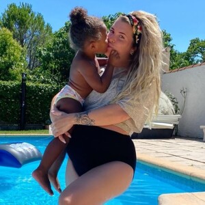 Emilie Fiorelli enceinte, photo avec sa fille Louna, le 30 juin 2020