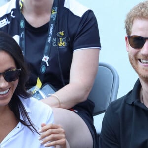 Le prince Harry et sa compagne Meghan Markle lors de leur première apparition officielle lors de la finale de tennis en chaise roulante pendant les Invictus Games 2017 à Toronto, le 25 septembre 2017.