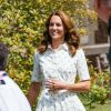 Le prince William et Kate Middleton lors d'une rencontre avec des travailleurs de santé mobilisés pendant la crise santiaire et soutenus par la Royal Foundation, le 23 juillet 2020 à Sandringham.
