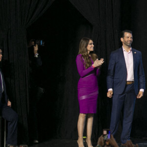 President Donald Trump, Kimberly Guilfoyle, Donald Trump Jr. et Charlie Kirk à Phoenix, le 23 juin 2020. 