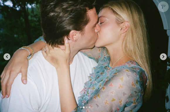 Brooklyn Beckham et sa fiancée Nicola Peltz. Juillet 2020.