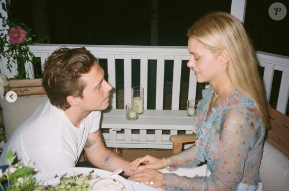 Brooklyn Beckham et sa fiancée Nicola Peltz. Juillet 2020.