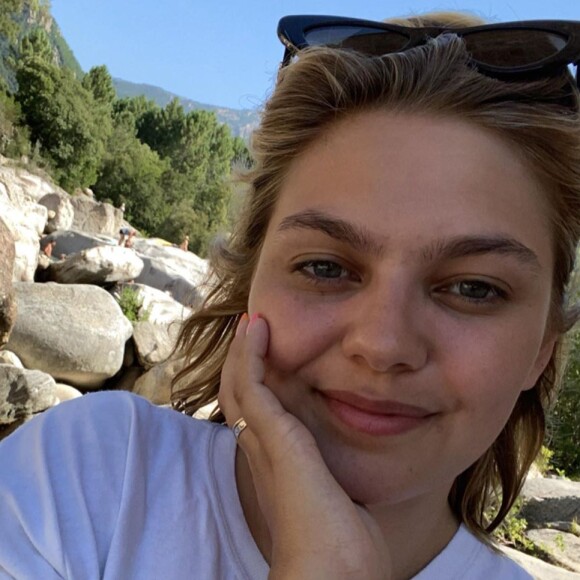 Louane Emera en vacances en Corse, le 2 août 2020.