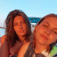 Louane en vacances en Corse avec des amis, le 2 août 2020.