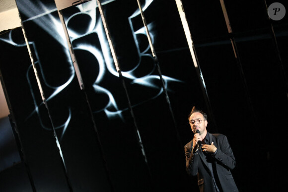 Exclusif - L'humoriste Jarry au Festival de Ramatuelle le 1er aout 2020. Après le succès d' "Atypique", Jarry revient avec un nouveau spectacle "Titre" dans lequel le public est au centre du show. © Cyril Bruneau / Festival de Ramatuelle / Bestimage