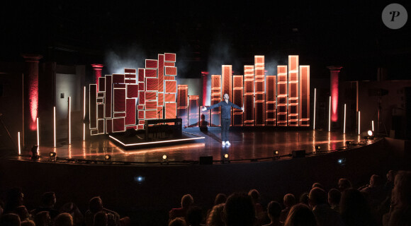 Exclusif - L'humoriste Jarry au Festival de Ramatuelle le 1er aout 2020. Après le succès d' "Atypique", Jarry revient avec un nouveau spectacle "Titre" dans lequel le public est au centre du show. © Cyril Bruneau / Festival de Ramatuelle / Bestimage
