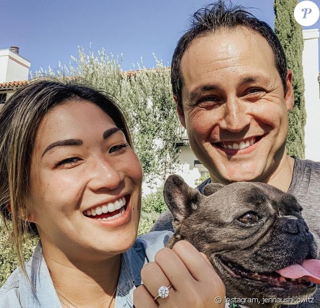 Jenna Ushkowitz dévoile sa bague de fiançailles sur Instagram, le 2 août 2020.