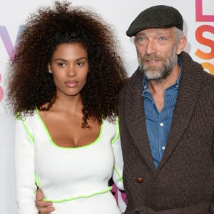 Vincent Cassel et sa femme Tina Kunakey - Photocall du "Etam Live Show 2018" aux Beaux-Arts à Paris, le 25 septembre 2018. © Rachid Bellak/Bestimage