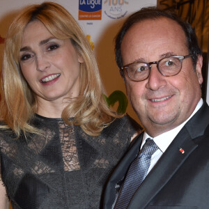 François Hollande et sa compagne Julie Gayet - 27ème Gala de l'Espoir de la Ligue contre le cancer au Théâtre des Champs-Elysées à Paris, le 22 octobre 2019. © Giancarlo Gorassini/Bestimage