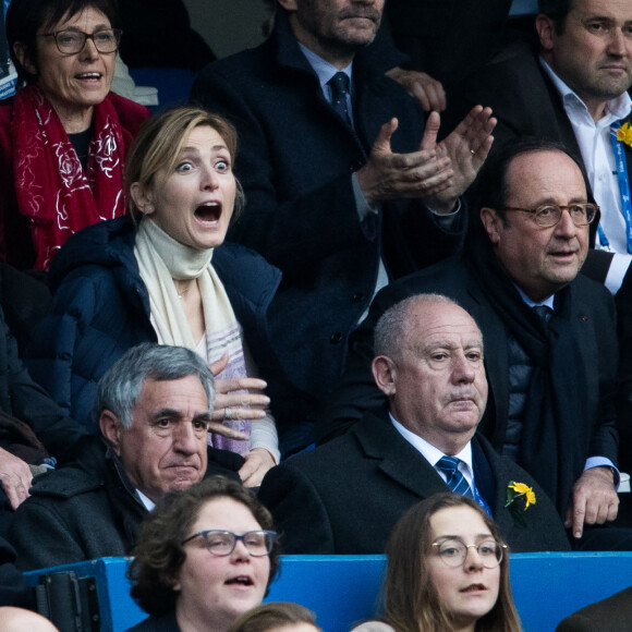 François Hollande et sa compagne Julie Gayet lors du tournoi des six nations de rugby, la France contre l'Angleterre au Stade de France à Saint-Denis, Seine Saint-Denis, France, le 10 mars 2018. Les Bleus s'imposent 22-16. © Cyril Moreau/Bestimage 