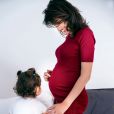 Laurie Cholewa, enceinte, chez elle à Paris. Instagram, avril 2020.