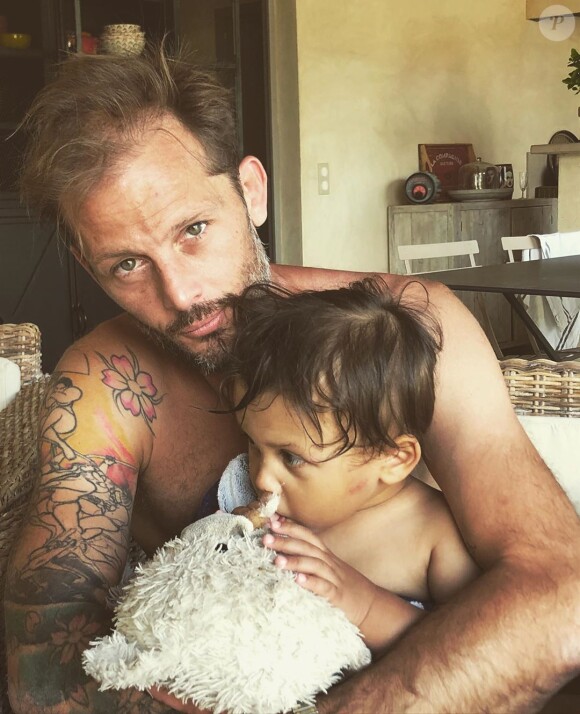 Nicolas Duvauchelle en famille sur Instagram, mars 2020.