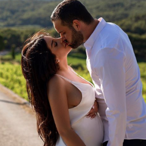 Laura Lempika et Nikola Lozina vont être les parents d'un petit garçon.