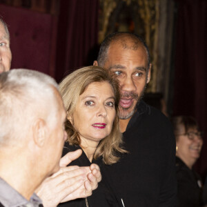 Valérie Trierweiler et son compagnon Romain Magellan - Réception annuelle du Secours Populaire au Musée des Arts Forains à Paris. Le 9 décembre 2019 © Jack Tribeca / Bestimage