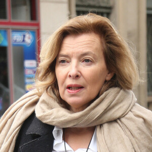 Valérie Trierweiler - Jean-Paul Dubois remporte le prix Goncourt pour son livre "Tous les hommes n'habitent pas le monde de la même façon" au restaurant Drouant à Paris le 4 novembre 2019. © Jonathan Rebboah/Panoramic/Bestimage