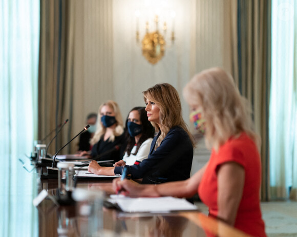 La première Dame Melania Trump participe à une réunion sur la santé des enfants indiens d'Amérique à Washington, le 23 juillet 2020.