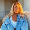 Wejdene sur Instagram. La jeune chanteuse originaire du 91 connait un large succès avec "Anissa" et son clip, qui a dépassé les 10 millions de vues sur YouTube. Elle vient d'ailleurs de signer chez Universal Music.