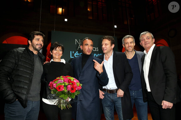 Patrick Fiori, Laurence et Pierre Lemarchal (les parents de Grégory Lemarchal), Nikos Aliagas, Samuel Le Bihan, Mickaël Landreau - Vernissage de l'exposition "L'épreuve du Temps" de Nikos Aliagas au Palais Brongniart à Paris. © Dominique Jacovides/Bestimage