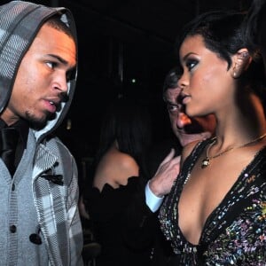 Chris Brown et Rihanna assitent au défilé de John Galliano organisé à la Grande Halle Villette, à Paris, le 1er mars 2008.