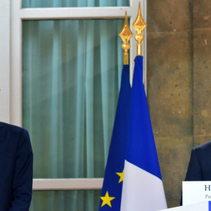 Le premier ministre Philippe Edouard, le président de la République Emmanuel Macron lors de la réception en l'honneur des forces armées françaises au ministère de la Défense à l'Hôtel de Brienne à Paris, le 13 juillet 2017, à la veille des cérémonies du 14 juillet. © Giancarlo Gorassini/Bestimage