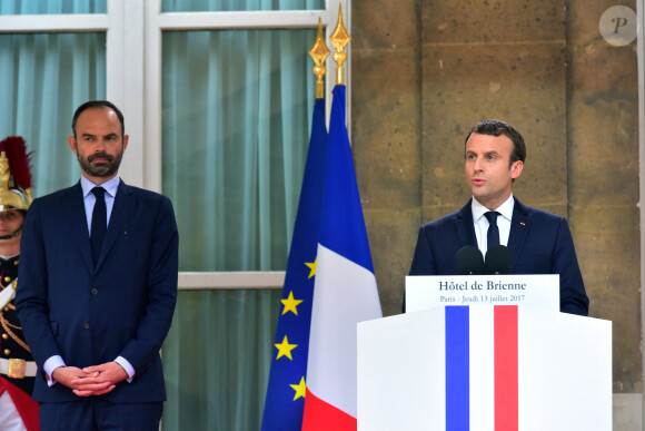 Le premier ministre Philippe Edouard, le président de la République Emmanuel Macron lors de la réception en l'honneur des forces armées françaises au ministère de la Défense à l'Hôtel de Brienne à Paris, le 13 juillet 2017, à la veille des cérémonies du 14 juillet. © Giancarlo Gorassini/Bestimage