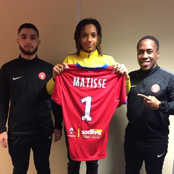 En février 2019, Matisse Morville s'est engagé avec l'AJ Auxerre. Son père JoeyStarr et sa maman Leïla Dixmier étaient tous les deux présents le jour de la signature du contrat.