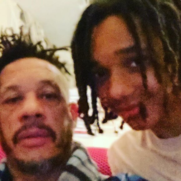 JoeyStarr avec deux de ses trois fils, Matisse et Khalil, dont la maman est Leïla Dixmier. Depuis 2019, Matisse Morville est un joueur de l'AJ Auxerre.