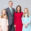Le roi Felipe VI et la reine Letizia d'Espagne, la princesse Leonor et l'infante Sofia d'Espagne - Photos officielles de la famille royale d'Espagne à Madrid.