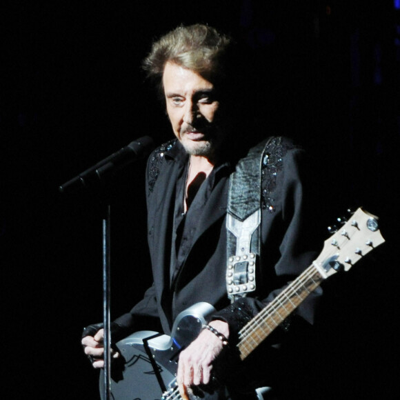 Johnny Hallyday était en concert au "Beacon Theatre" à New York. Le chanteur a fait salle comble, devant sa femme Laeticia et ses filles Jade et Joy. Le 6 mai 2014