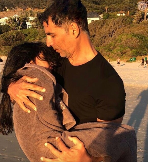 Akshay Kumar et sa fille sur Instagram. Le 21 juin 2020.