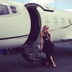 Paris Hilton a l'habitude de voyager en jet privé.