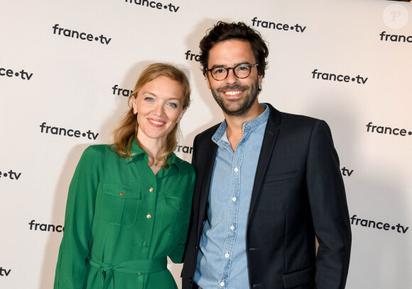 Maya Lauqué, Thomas Isle au photocall de la conférence de presse de France 2 au théâtre Marigny à Paris @Coadic Guirec / Bestimage